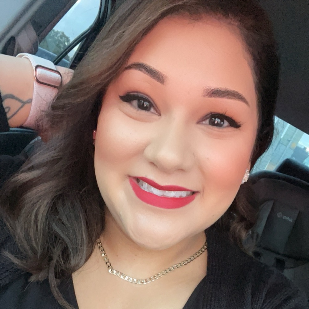Meet your Posher, Valeria